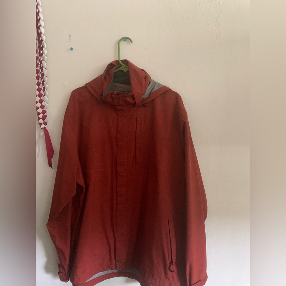 Hey I am selling this alpine windbreaker for 70$ brand new worms size
